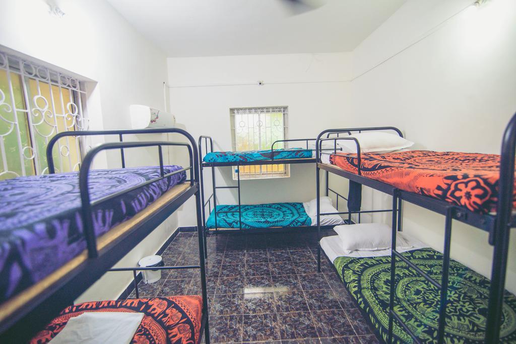 Anjuna By Roadhouse Hostels Goa Camas de hostel foto
